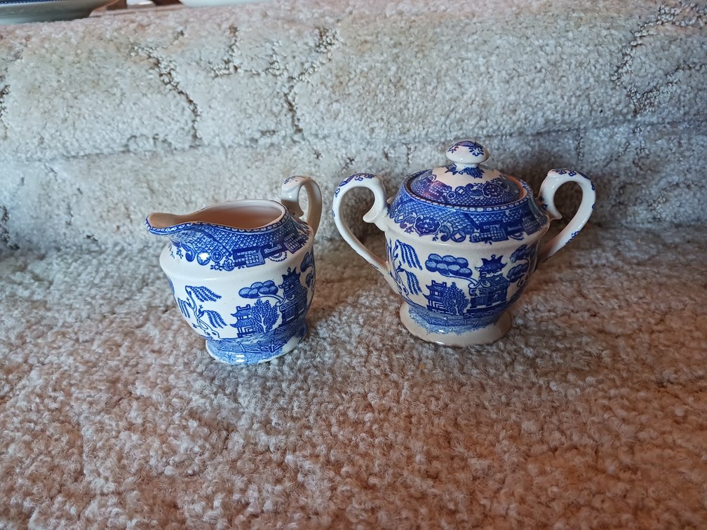 Blue Willow Creamer & Sugar Set