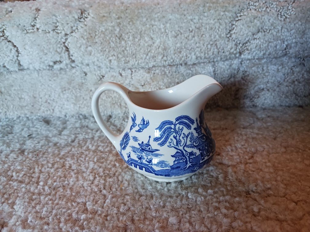 Old Willow Blue/White Creamer