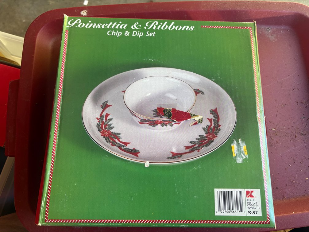 Poinsettia & Ribbons Chip & Dip Set