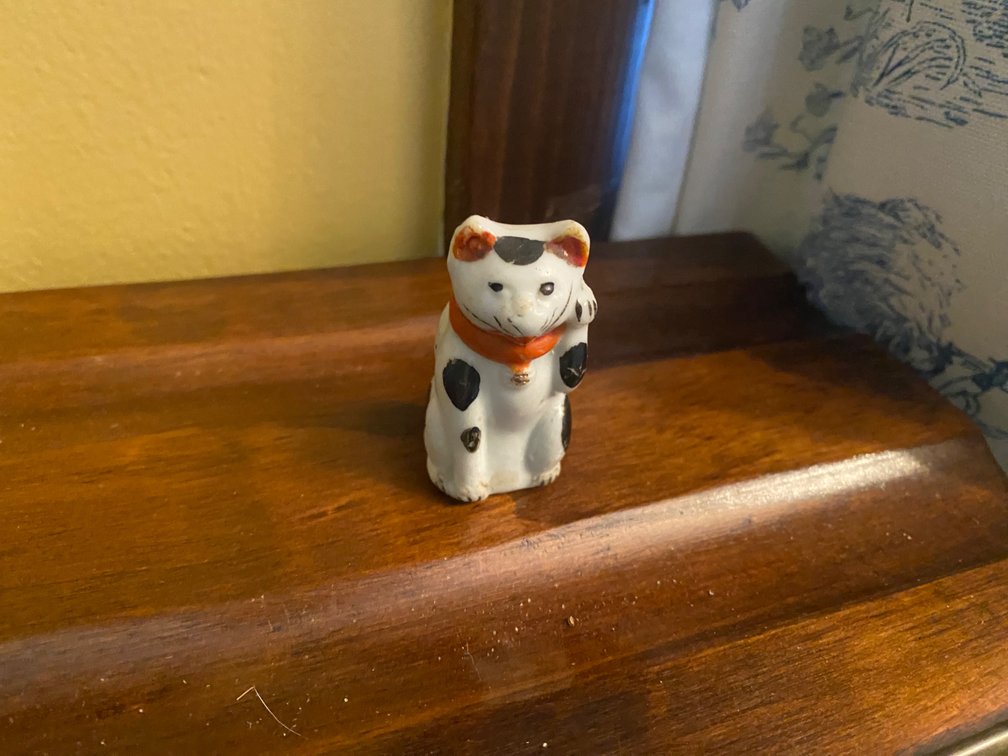 Miniature Ceramic Japanese Lucky Cat Figurine