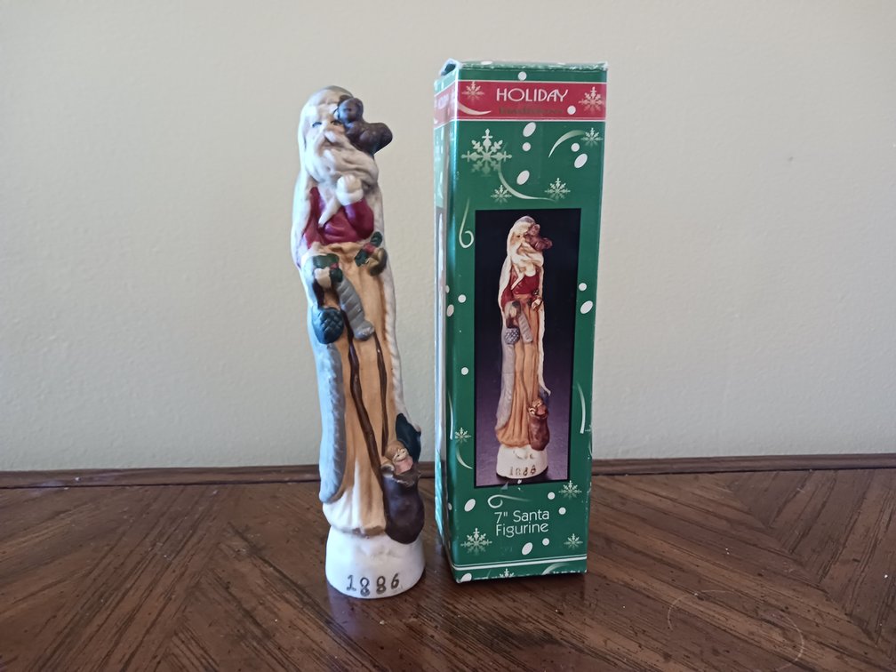 Holiday Traditions Pencil Santa Figurine