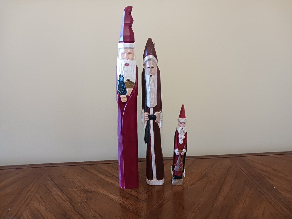 Pencil Santa Figurines