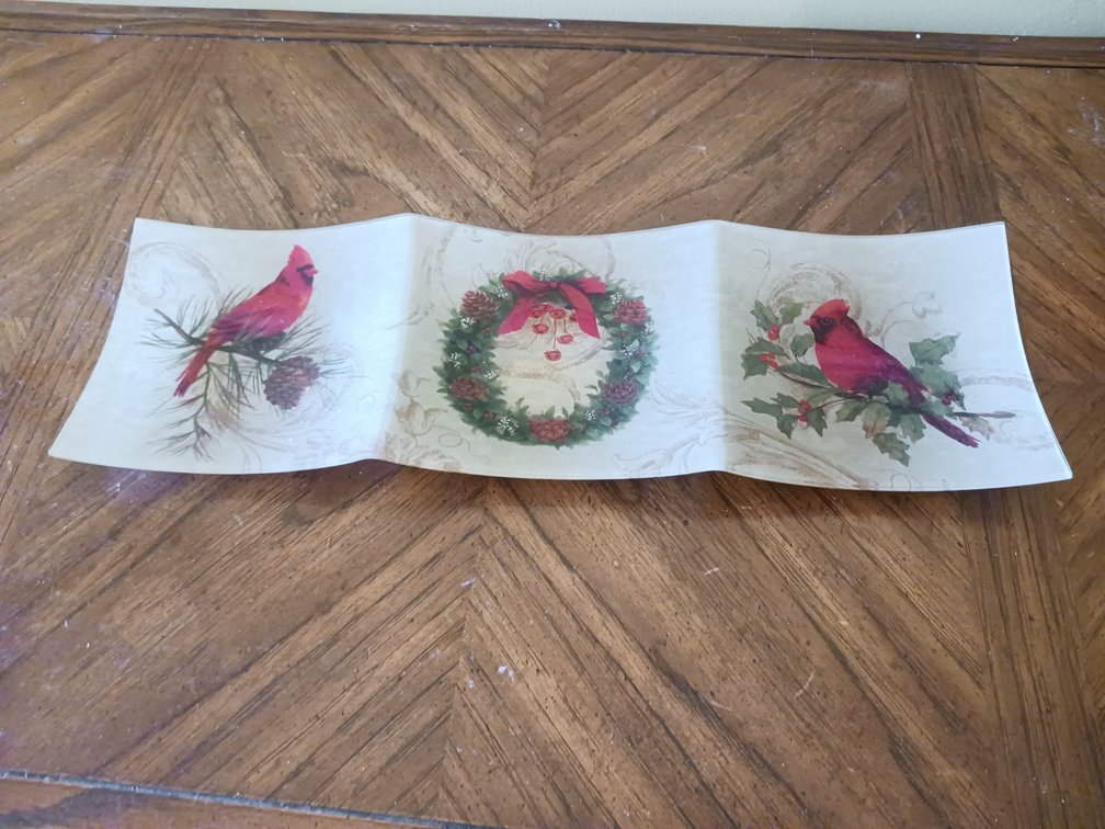 2012 Pfaltzgraff Cardinal Wreath Glass Dish