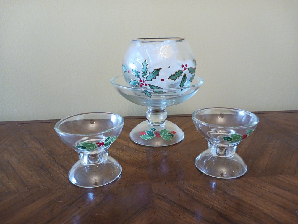 1981 Avon Holiday Hostess Collection & Holly Dish