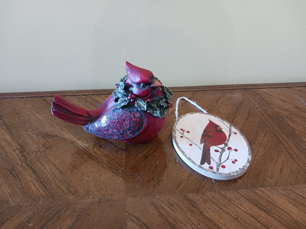 Resin Cardinal Figurine & Wood Disc Ornament