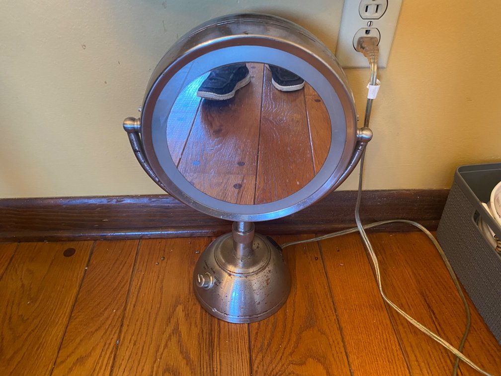 Double-Sided Light-Up Mirror