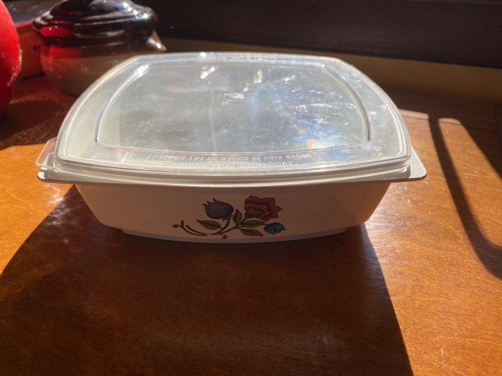 Hefty Floral Plastic 1-Quart Food Storage Container