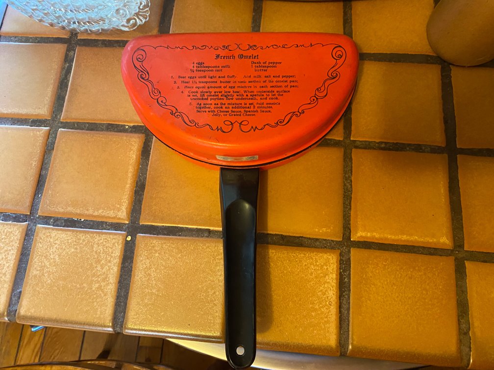 1970s Mirro Hinged Omelet Pan