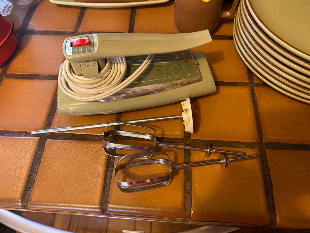 Vintage GE Hand Mixer