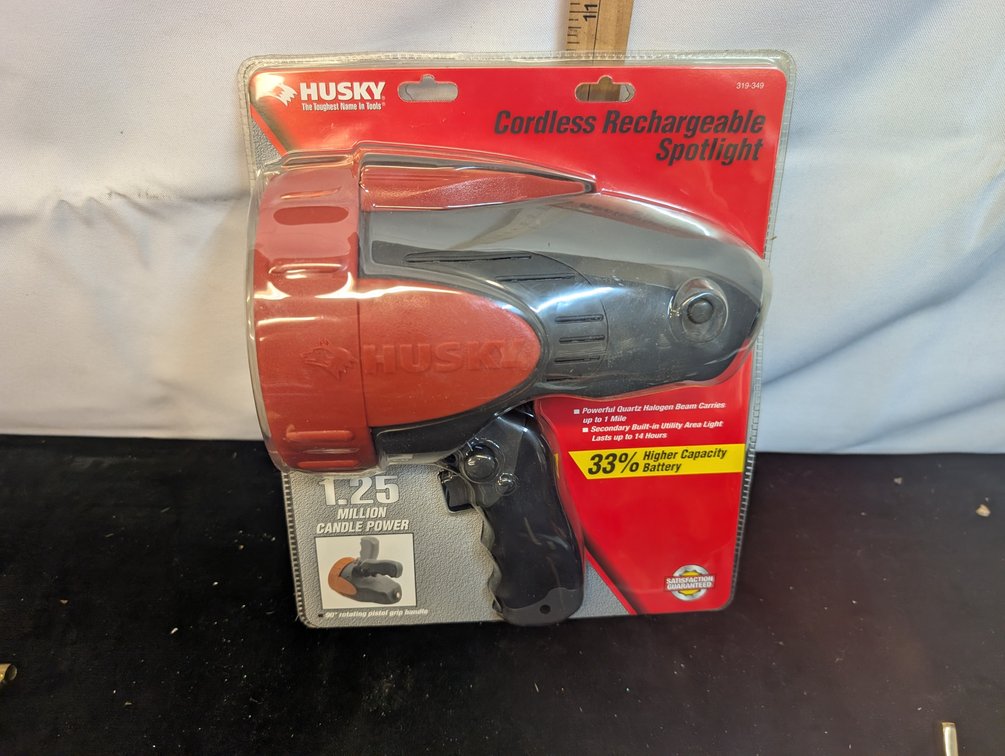 Husky Rechargeable 1.25 Million Spotlight (NEW)