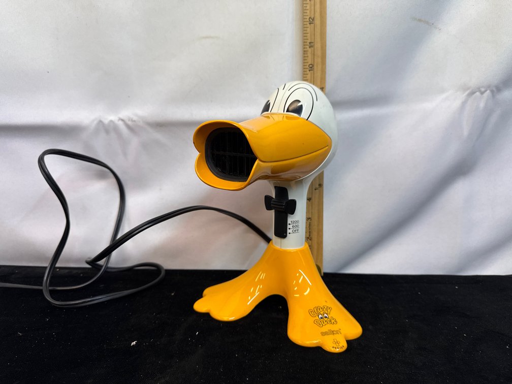Vintage Kitsch Cartoon Salon Salton Crazy Duck Hairdryer with Stand