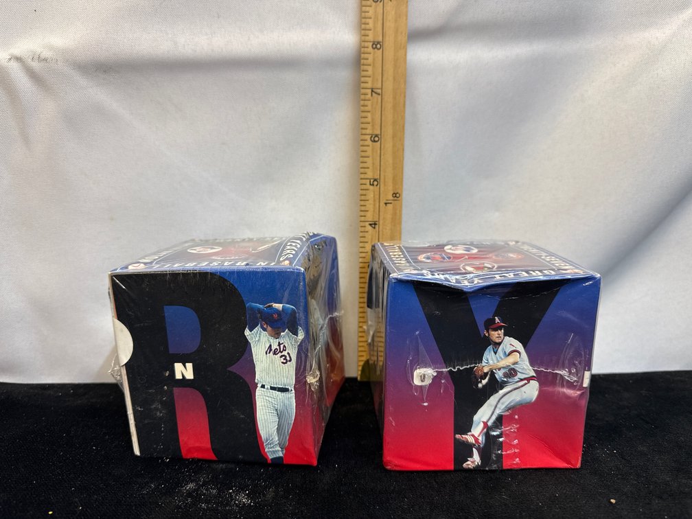 1993 Sealed Nolan Ryan Chevron Fotoball 27 Great Years In Baseball Ball