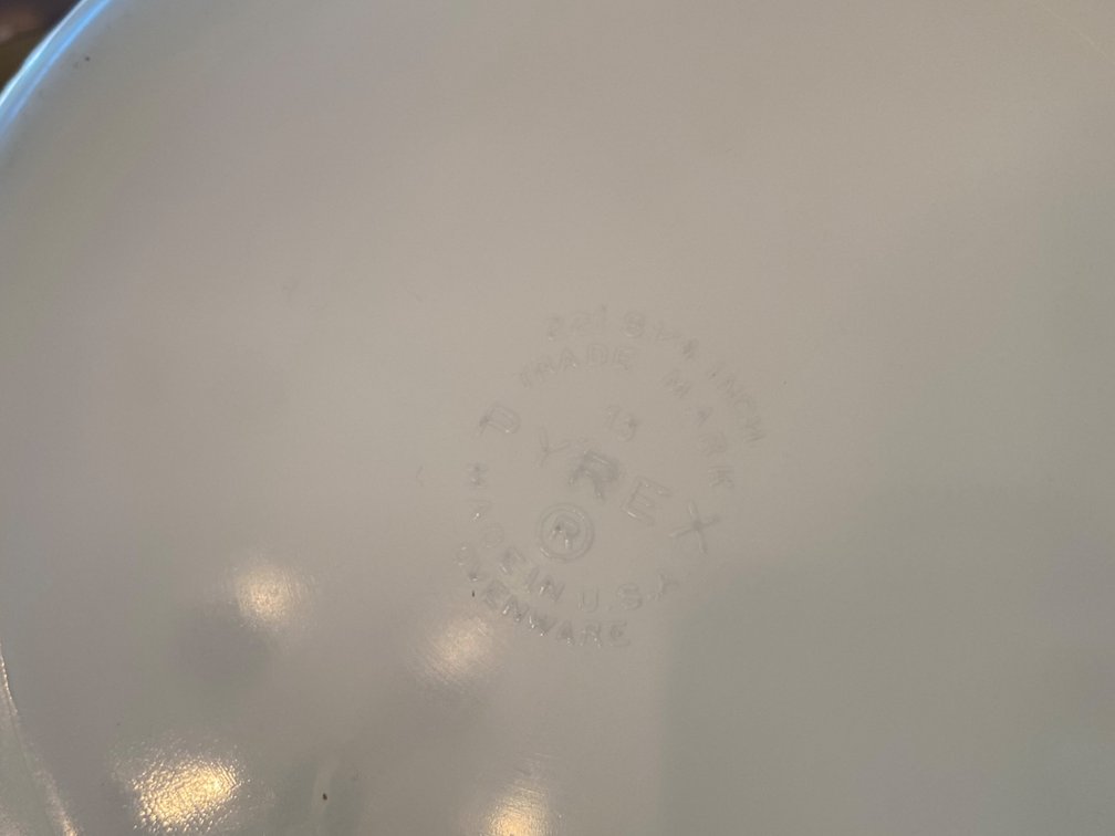 Pyrex Desert Dawn Round Cake Dish