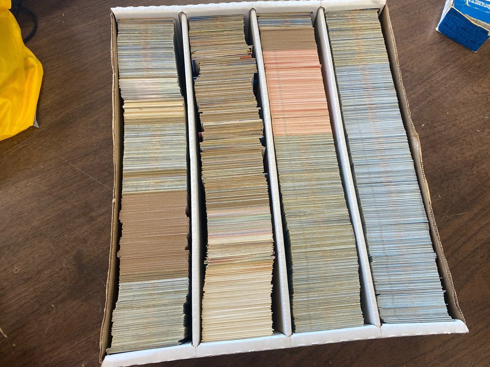 Assorted Lot of Baseball Cards