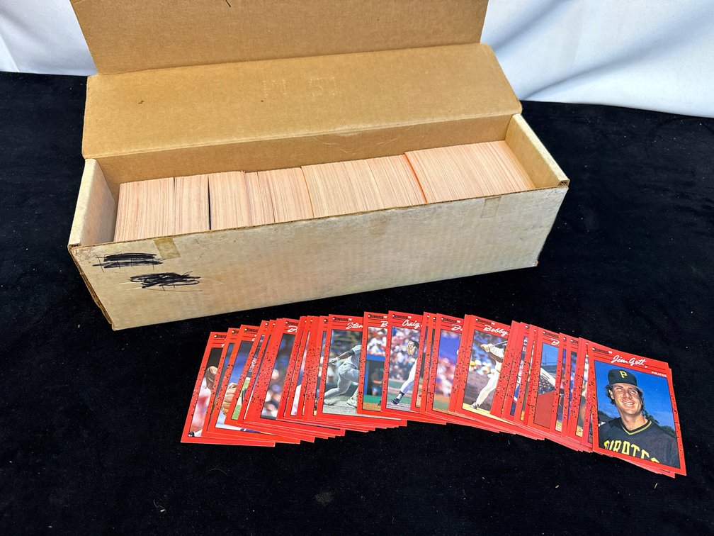 Large Baseball Card Lot