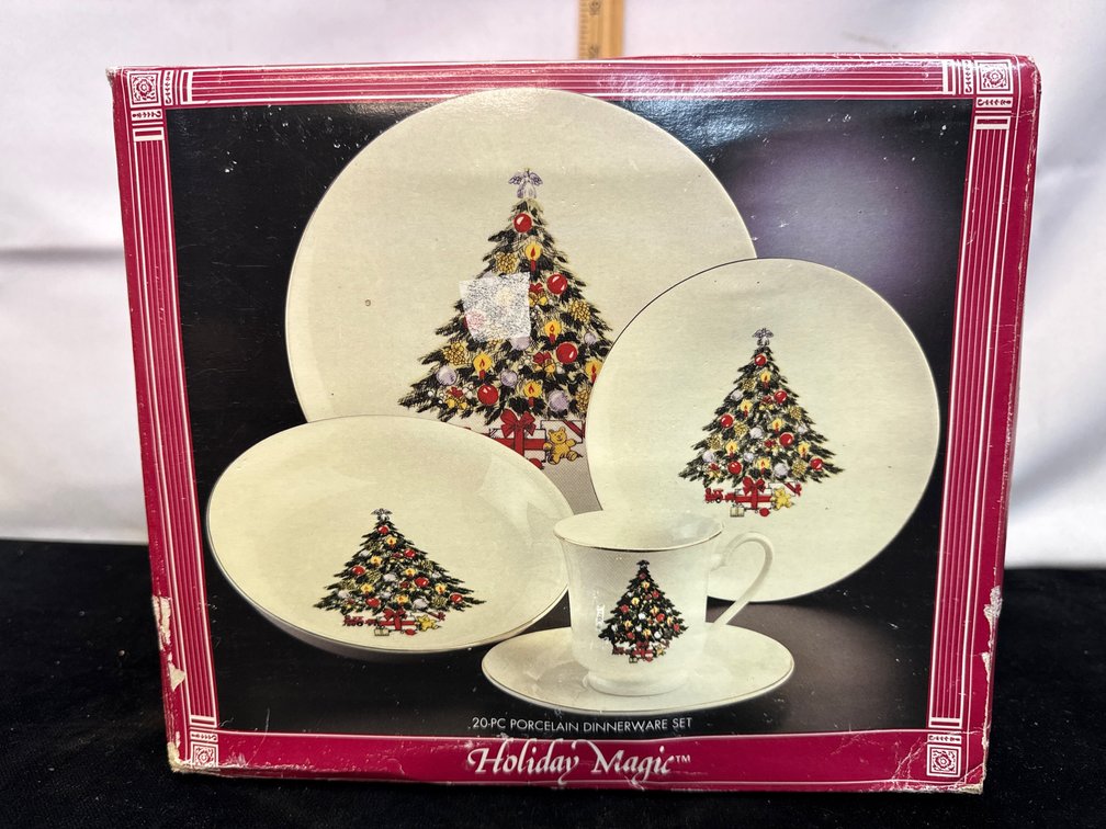 20pc Christmas Dish Set