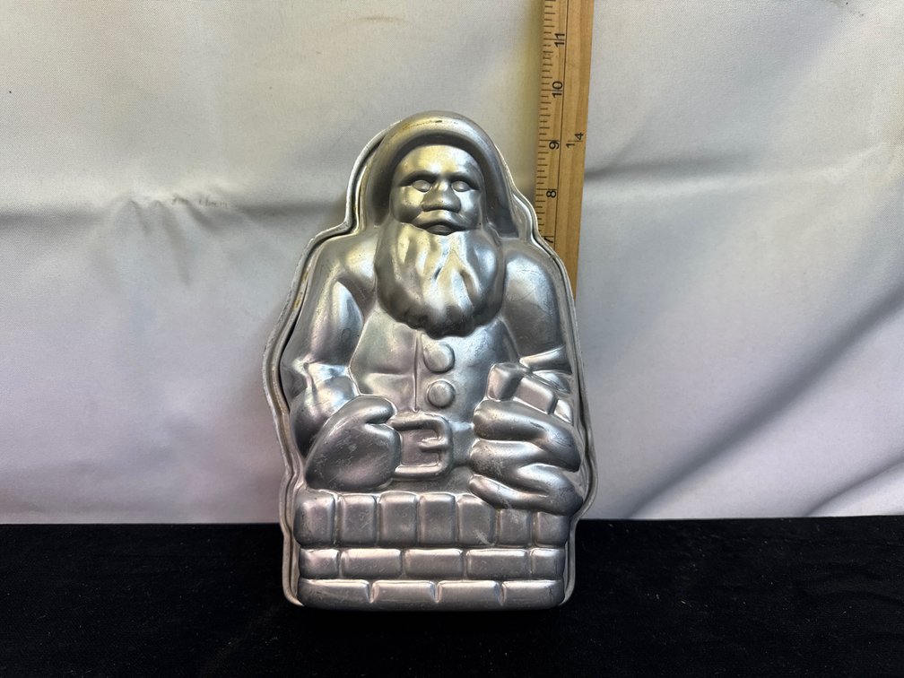Vintage Santa Cake Pan