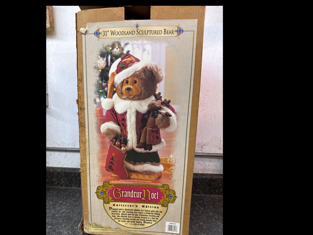 31” Woodland Sculptured Bear
