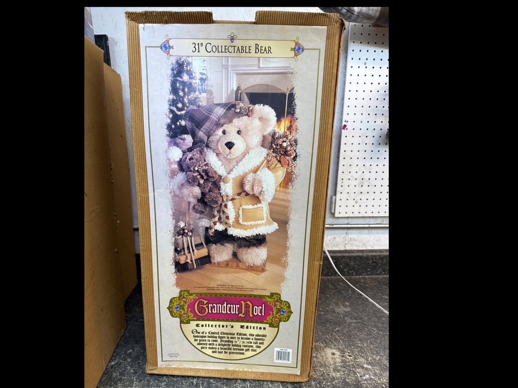 31” Woodland Sculptured Bear