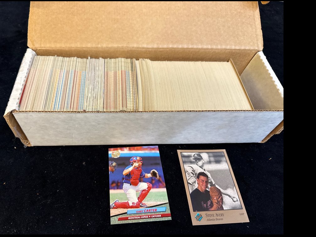 Large Baseball Card Lot