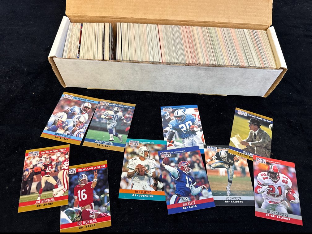 Large Baseball Card Lot