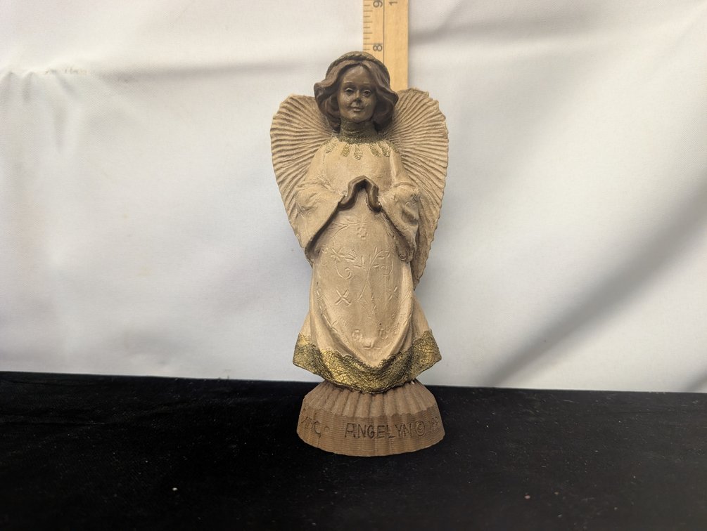 Tom Clark 1990 Nativity Angelyn "Messenger of God"
