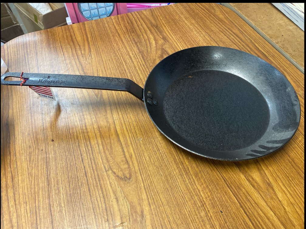 Lodge Seasoned Carbon Steel Skillet
