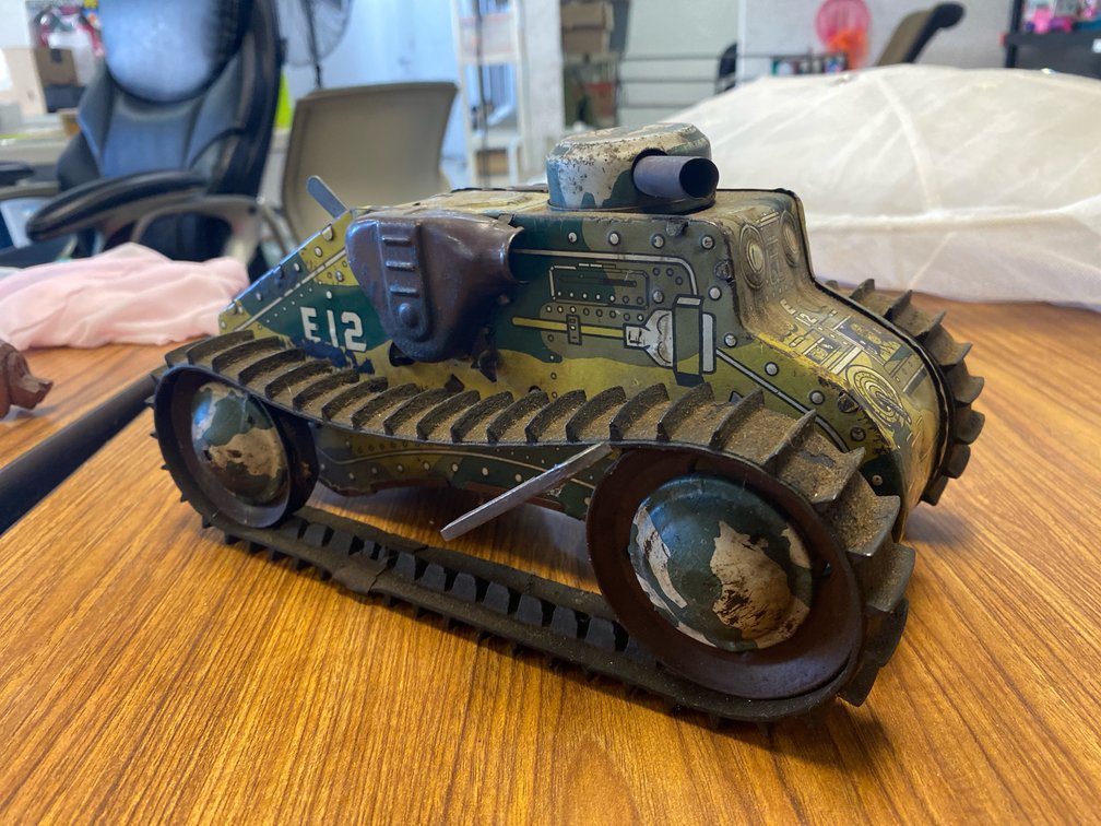 E12 Tin Lithograph Wind-Up Army Tank