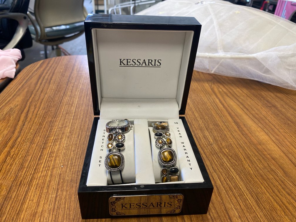 Kessaris Watch & Bracelet Set