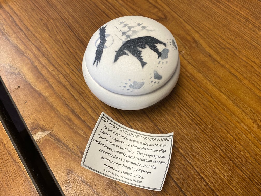 Hozoni's High Country Tracks Pottery Trinket Box