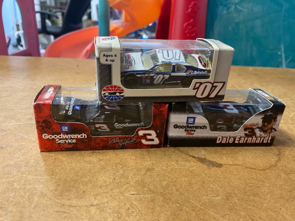 NASCAR Die-Cast 1:64 Scale Model Cars
