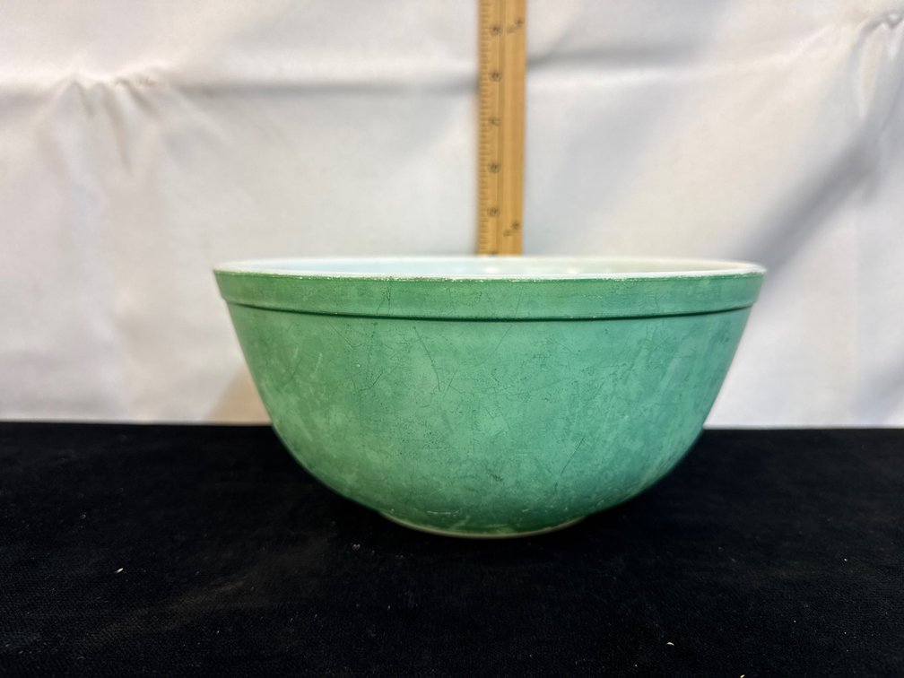 Pyrex 403 Green Mixing Bowl