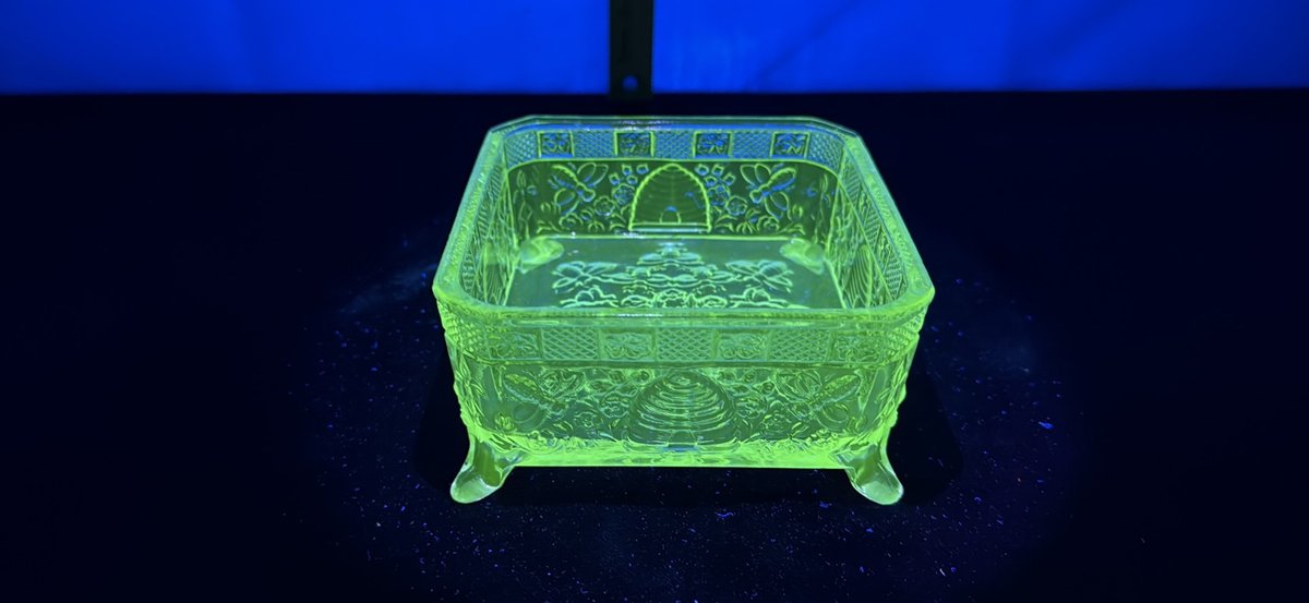 Vintage Tiara Bee Box Base UV Reactive