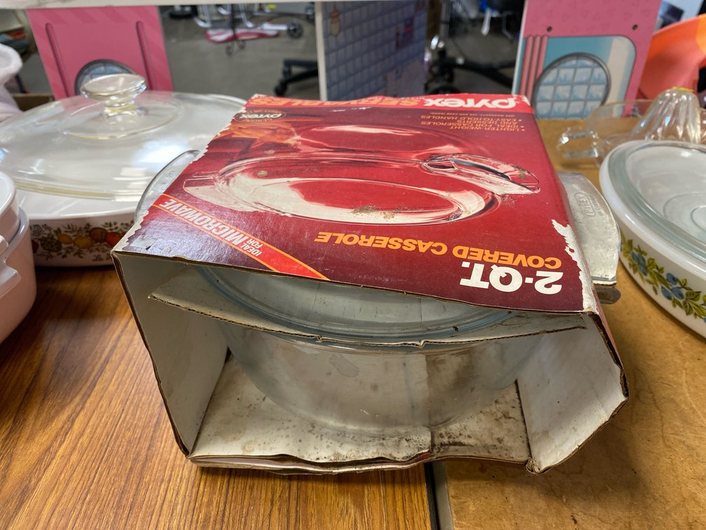 Pyrex 2-Qt Microwavable Casserole Dish w/Lid