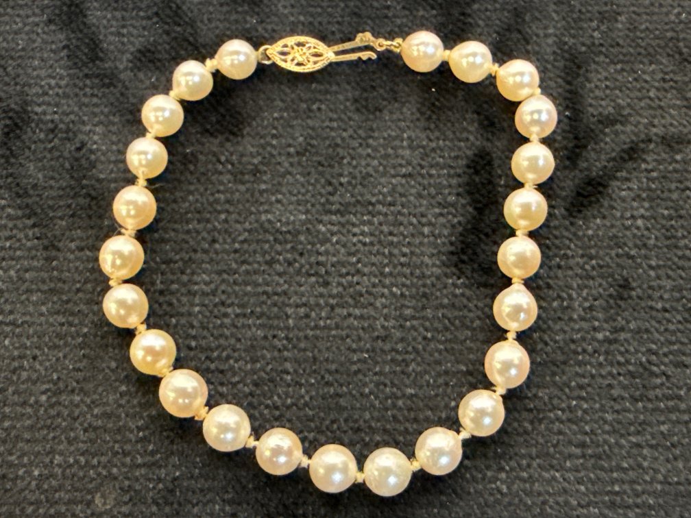 14kt Gold Pearl Bracelet