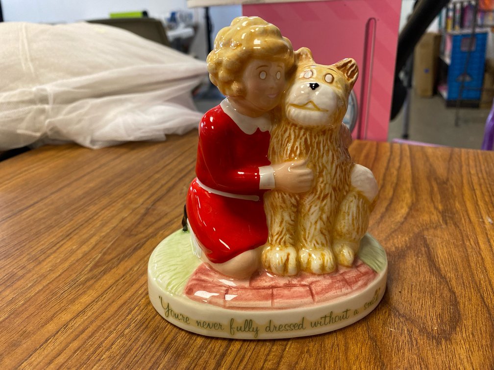 Annie "You're Never Fully Dressed Without a Smile" Figurine