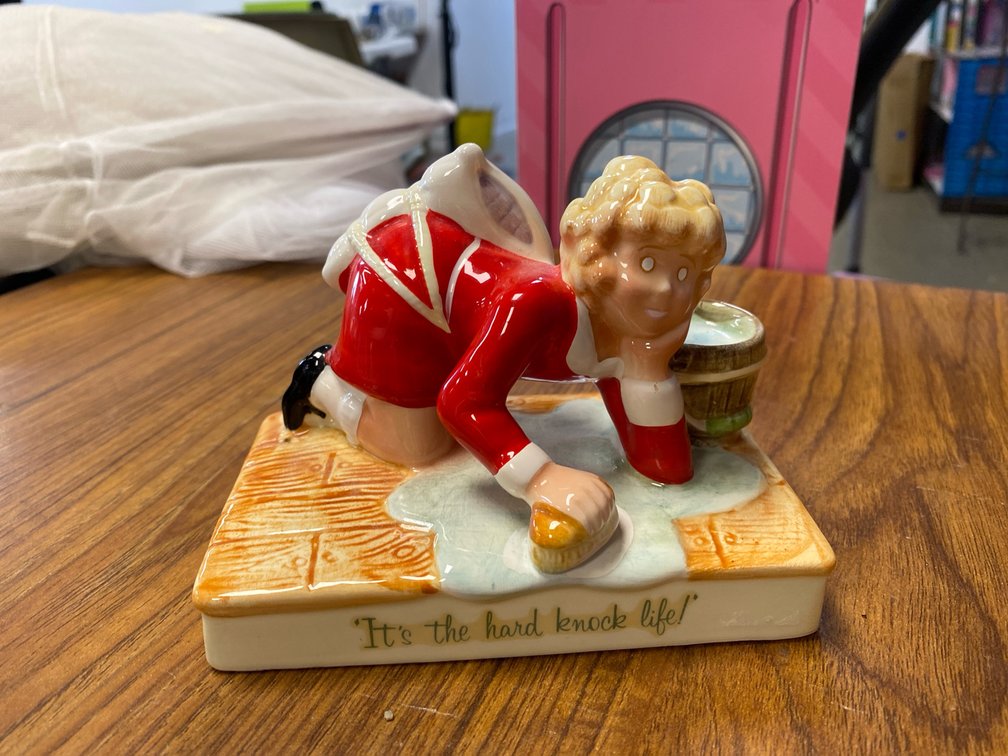 Annie "It's the Hard Knock Life" Figurine