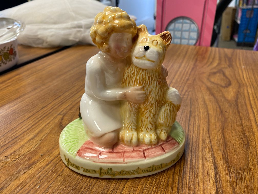 Annie "You're Never Fully Dressed Without a Smile" Figurine