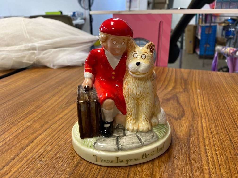 Annie "I Know I'm Gonna Lie It Here" Figurine