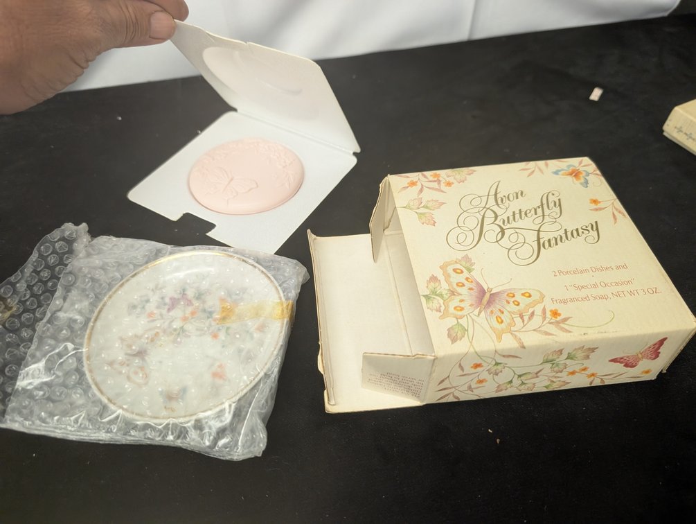 Vintage Avon Butterfly Fantasy in Original Box