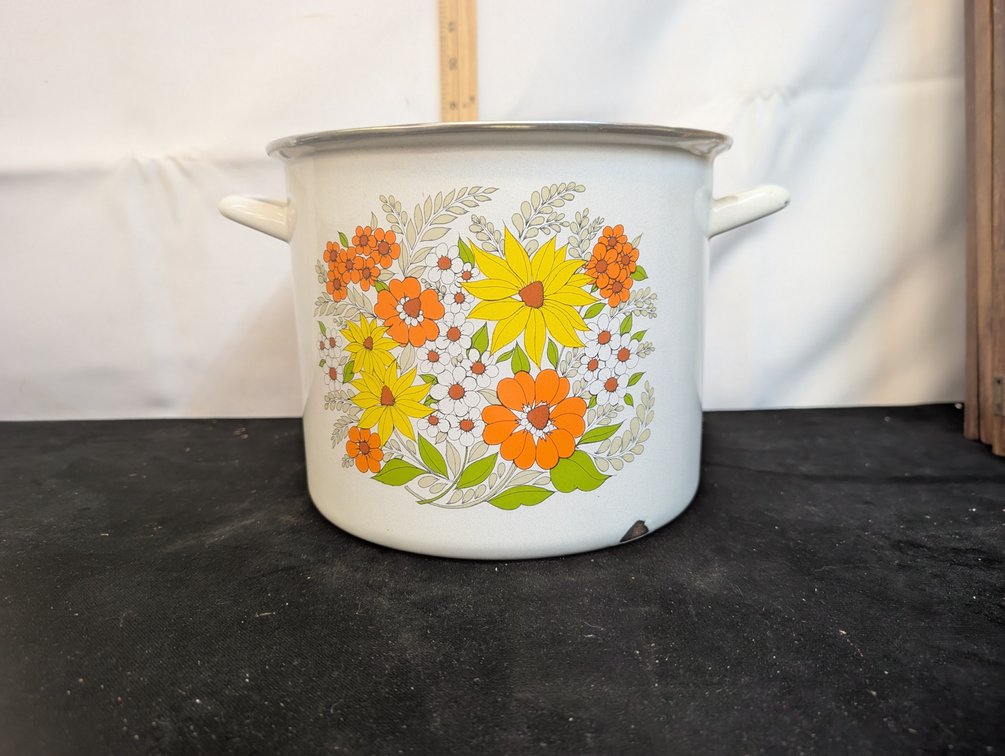 MCM Enameled Pot