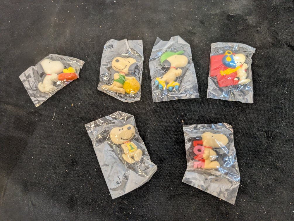 1966 Snoopy Refrigerator Magnets (Still In Bags)