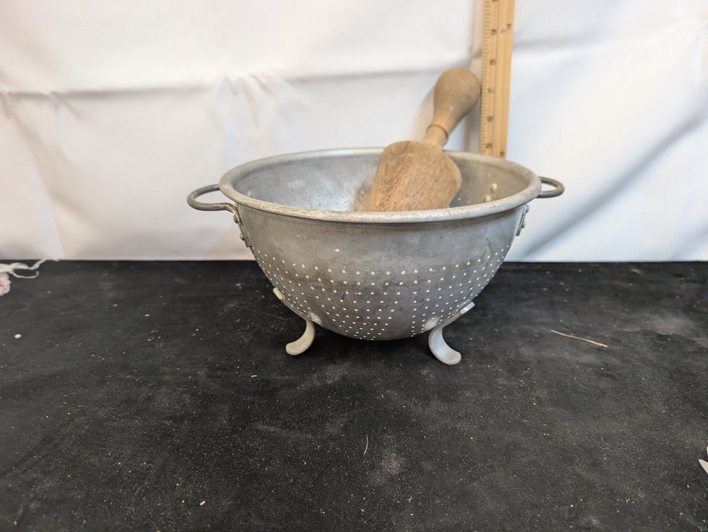 Aluminum Cone Strainer w/Wood Pestle (Rustic Farmhouse)