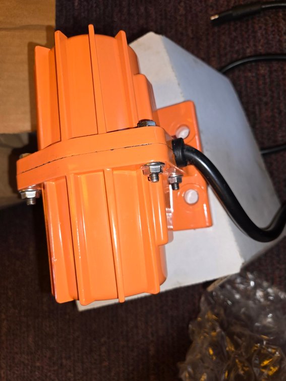 12V Hopper Vibrator by Stork's Plows - NEW