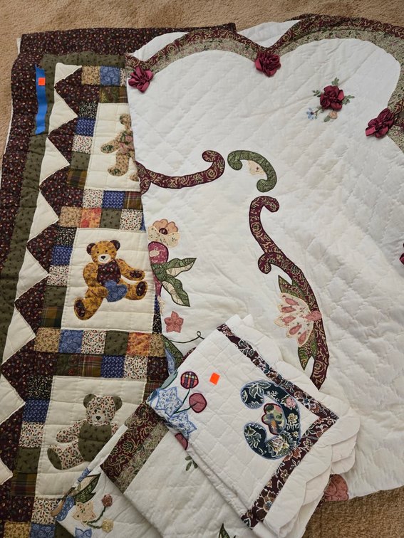 Contemporary Quilt w/Applique Bears-BR3