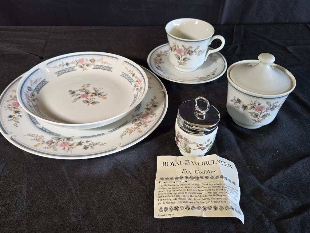 (2) Trays Dinner Service-Crescent by Ranmaru Hampton Japan-Gar