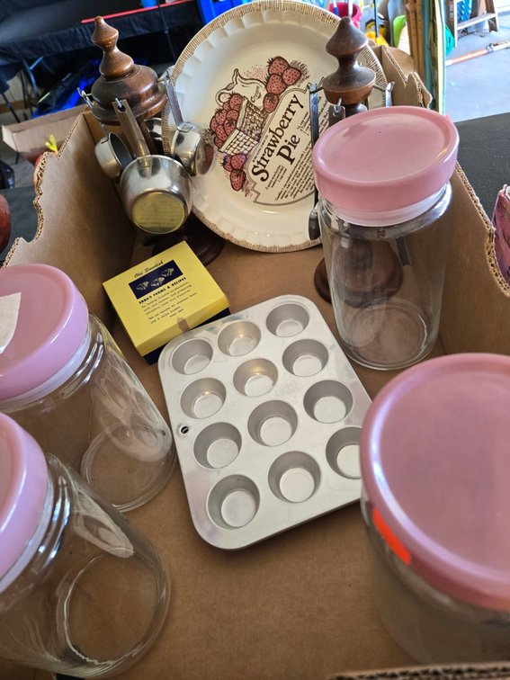 Vintage Kitchenwares-Gar