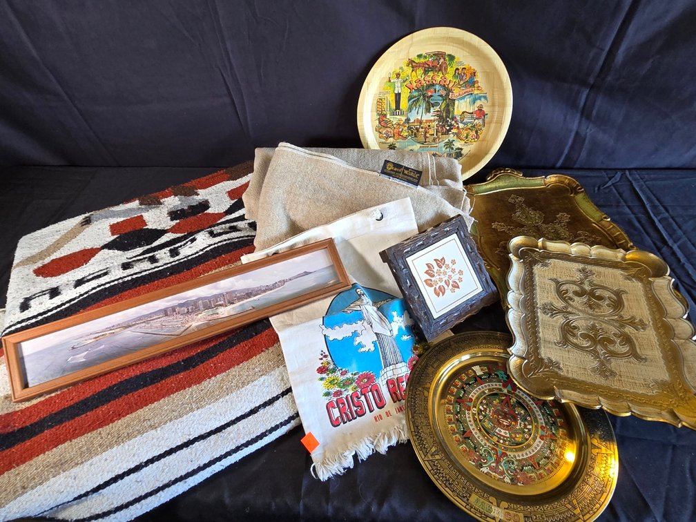 Travel Souvenirs-Gar