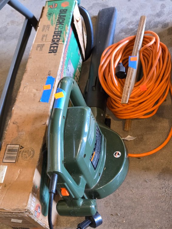 B&D Hedge Trimmer, Blower w/Ext Cord-Gar