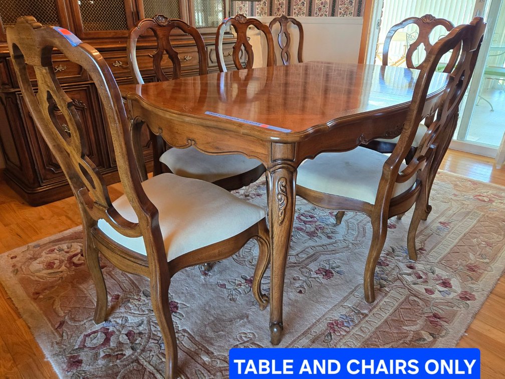 Thomasville Pecan Finish Table and Chairs-DR